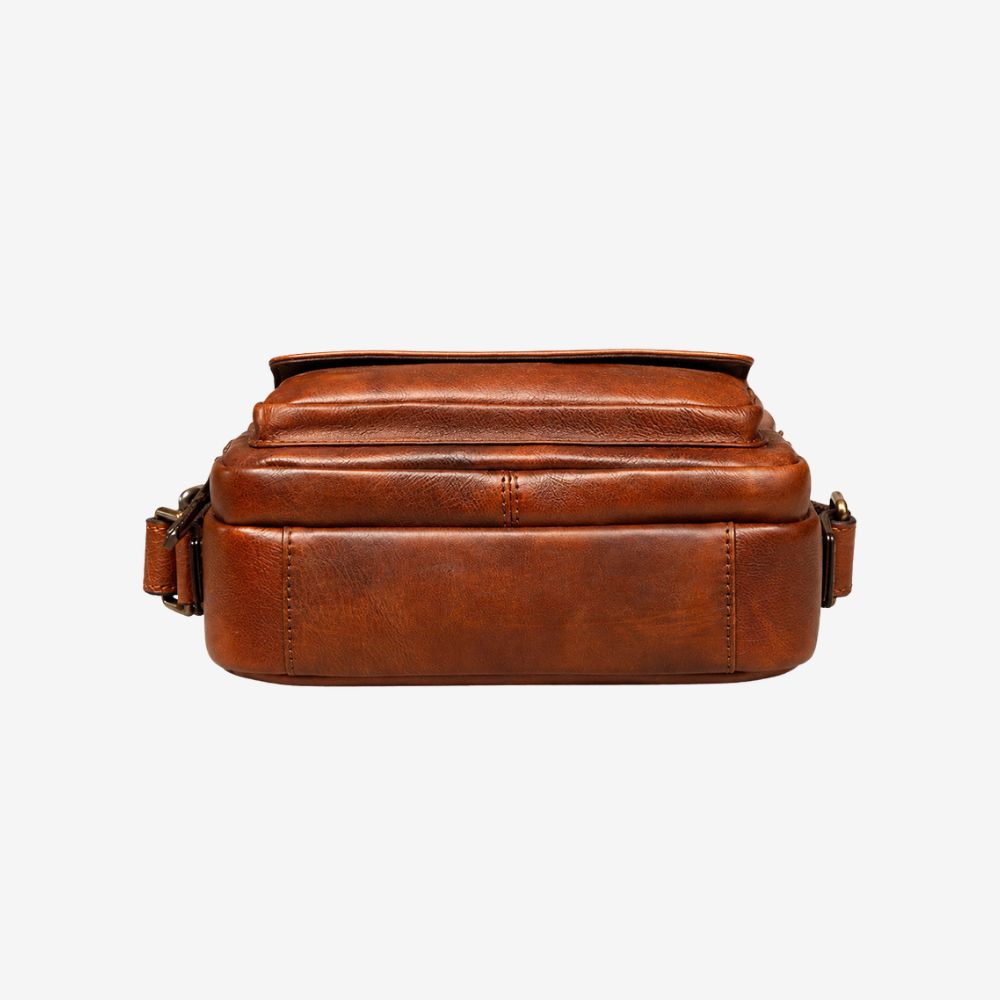 Premium Leather Shoulder Bag – Men's Messenger Bag for Casual & Stylish Everyday Use