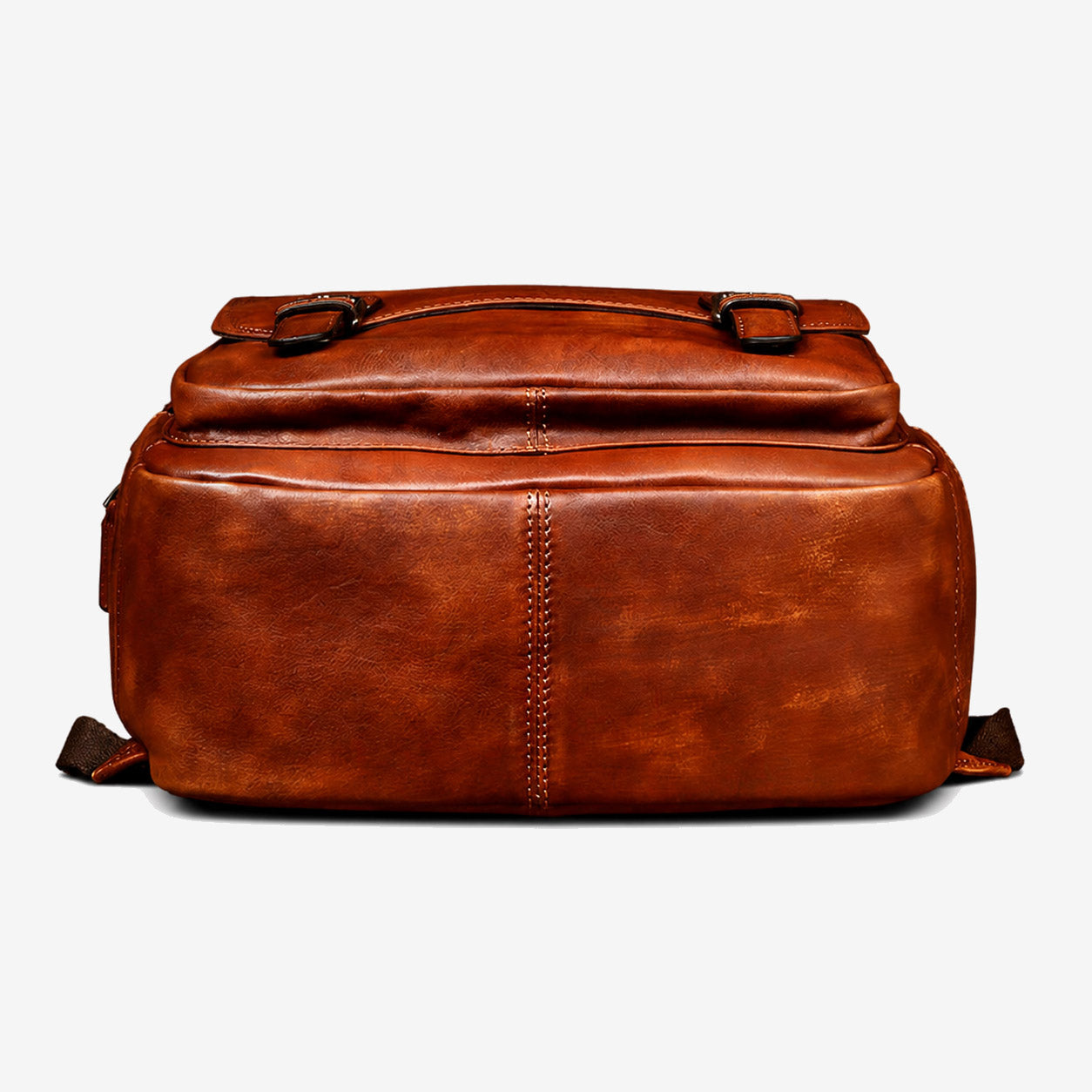 Reinforced leather base panel of the hand-burnished backpack